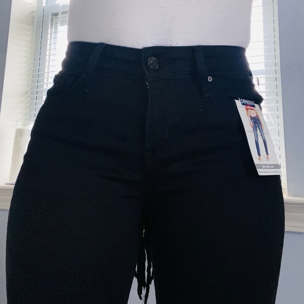 Women’s Black Denizen Levi Jeans